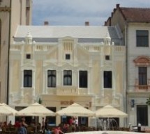 Oradea: Fațada clădirii din Piața Unirii nr. 6 a fost reabilitată