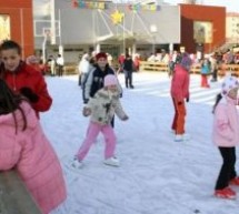 S-a deschis patinoarul de la Orășelul Copiilor din Oradea
