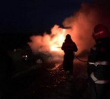 Un pompier din Marghita, aflat în timpul liber, a intervenit la stingerea unui incendiu produs la un autoturism