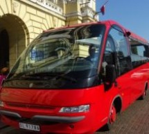 Un autobuz turistic decapotabil va circula în Oradea