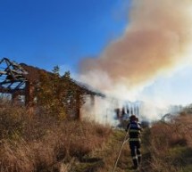 Misiune de aproximativ șase ore în comuna Borș, pentru stingere unui incendiu provocat de o țigară nestinsă, aruncată la întâmplare
