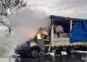 Incendiu în județul Bihor la o autoutilitară încărcată cu îngrășăminte chimice