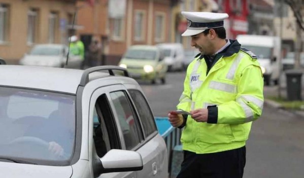 Poliţiştii rutieri au sfătuit şoferii să fie amabili pe şosele