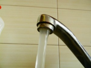 Oradea: Se întrerupe furnizarea apei calde la 10 puncte termice, pentru înlocuirea conductelor Magistralei nr. 4 (12-18 septembrie)