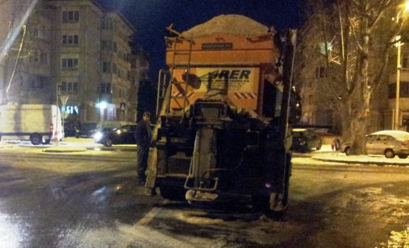 Oradea: Echipajele RER au acţionat toată noaptea pentru deszăpezire