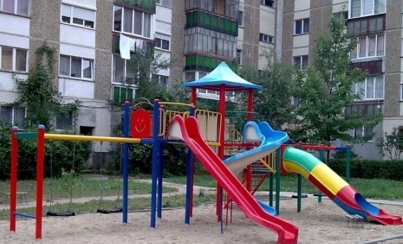 Oradea: Locurile de joacă din municipiu, inventariate în vederea reparaţiilor