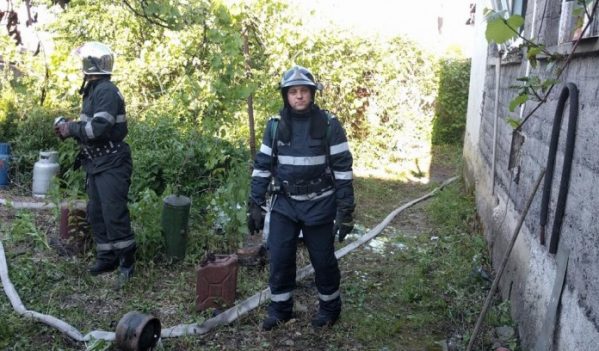 Incendiu în Aleșd. Un bătrân de 73 de ani a suferit arsuri de gradul II