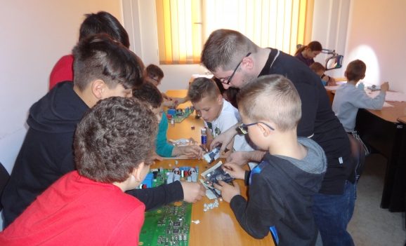 Programul „Şcoală după şcoală”, derulat de Administraţia Socială Comunitară Oradea, la final