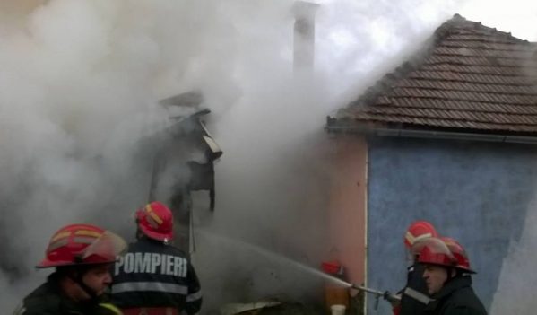 Două încendii produse în weekend în Oradea