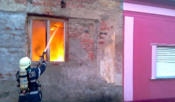 Incendiu pe strada Sankt-Petersburg din Oradea