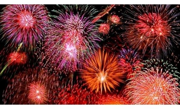 Revelion cu focuri de artificii spectaculoase în Piața Unirii din Oradea