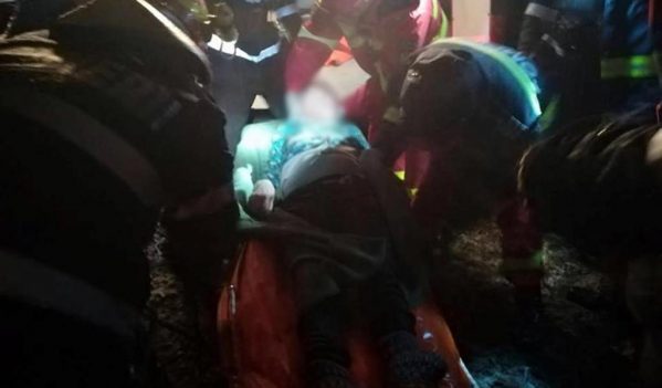 Femeie din Marghita, căzută într-o fântână, salvată de pompieri