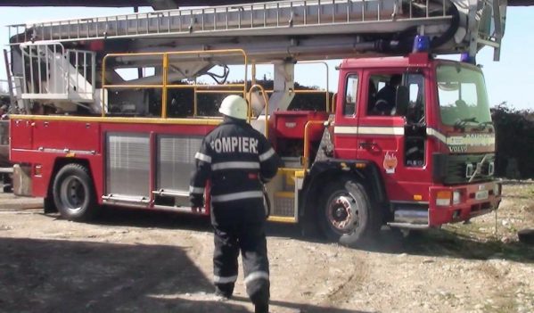 Intervenții efectuate de pompieri pentru salvarea unor persoane în Oradea și Lugașu de Sus
