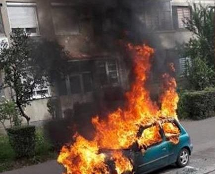 Incendiu izbucnit în Oradea la un autoturism