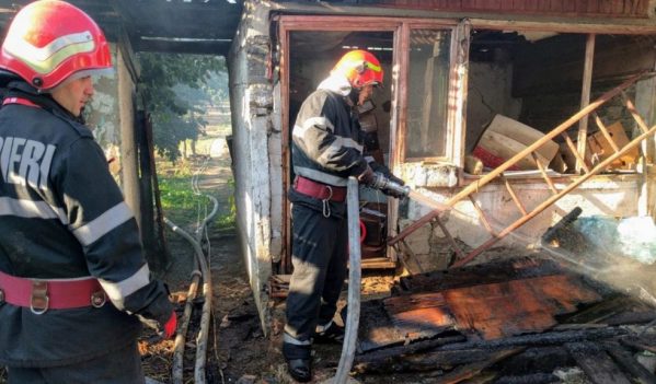 Două incendii produse în aceeași zi în comuna Batăr
