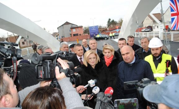 Podul Centenarului a fost deschis în prezența comisarului european Corina Crețu