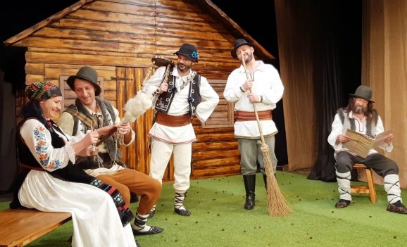 Spectacol de teatru pentru copiii din Oradea proveniţi din familii mai puţin norocoase
