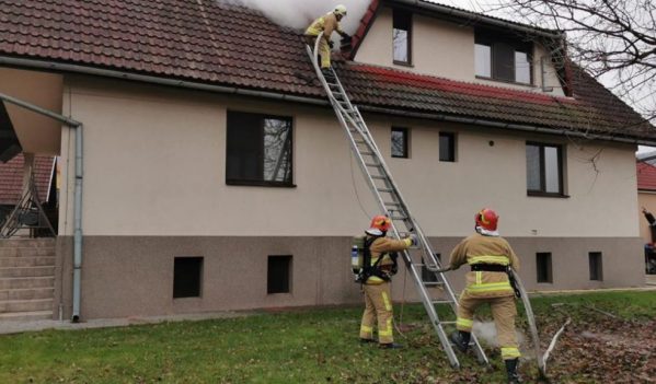 Incendiu la o casă din localitatea Peștere