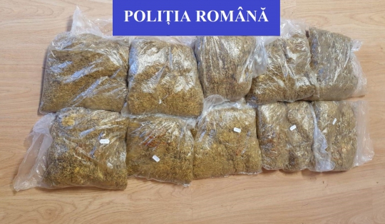 Peste 4,7 kg de tutun pentru fumat, fără documente legale, confiscate de polițiștii din Marghita