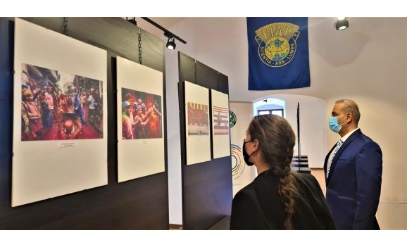Muzeul din Cetate găzduiește o expoziție de artă fotografică din India