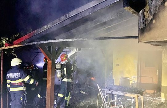 Incendii la o gospodărie și o societate comercială din Oradea