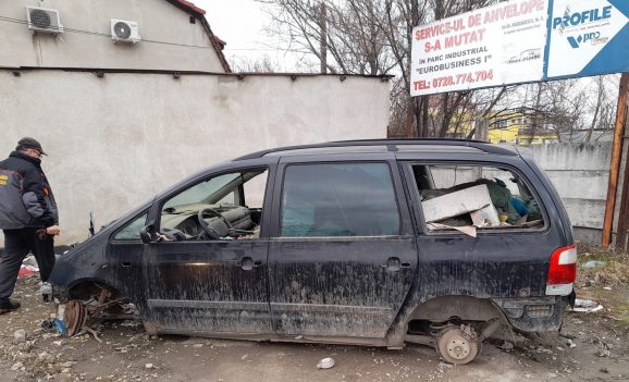 În Oradea, continuă acțiunea de ridicare a mașinilor abandonate pe domeniul public