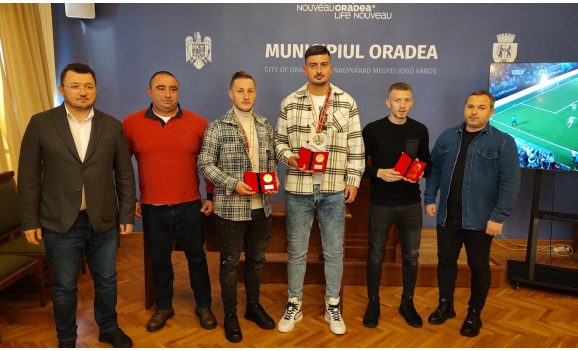 Primăria Oradea i-a premiat pe cei trei bihoreni campioni mondiali la minifotbal